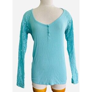 Victoria's Secret Wm M Blue Floral Lace Long Sleeve Pullover Scoop Neck Top